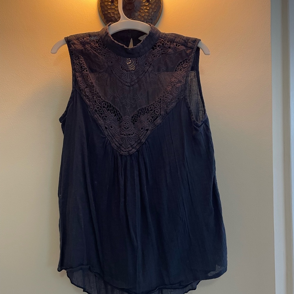 Elegant Black Sleeveless Lace Top
